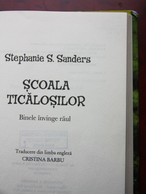 (Pagina de titlu. Foto @)